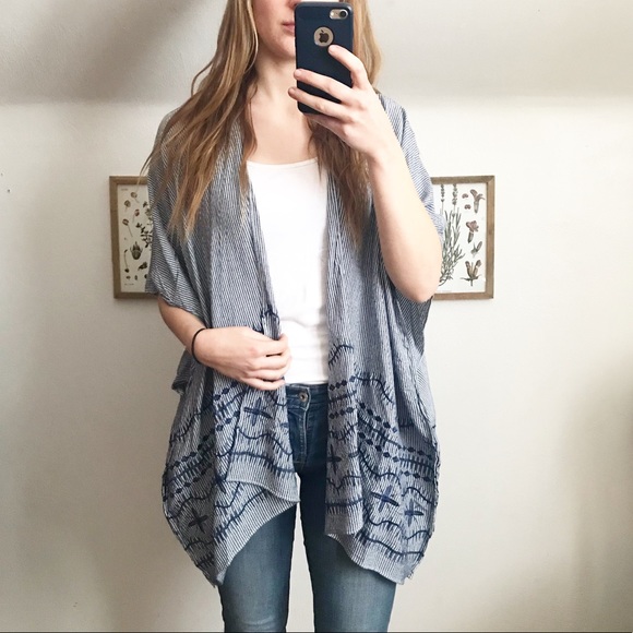 Francesca's Collections Tops - Francesca’s Women’s Kimono